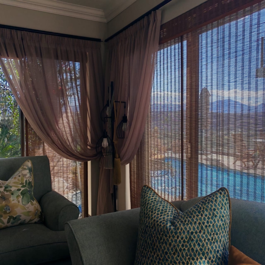 5 Bedroom Property for Sale in Avonddans Western Cape